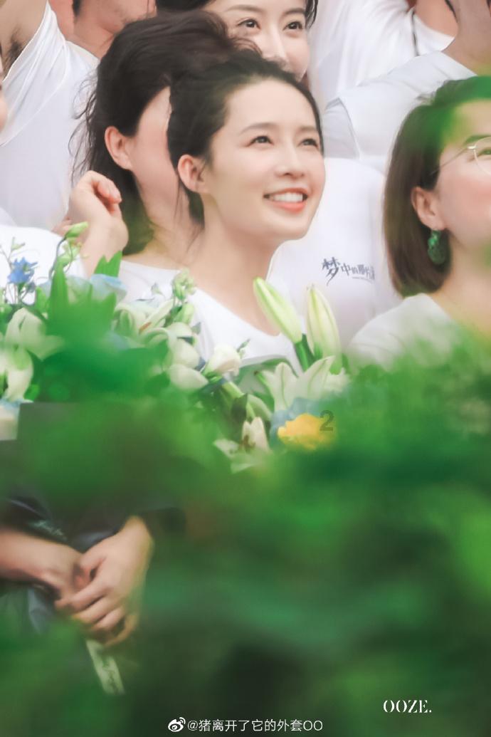 摩娜的时尚装扮